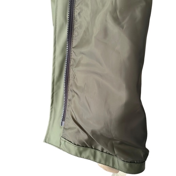 Toboggan - Women’s Rain Coat - Picture 7 of 8